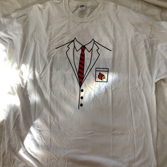 Gildan Other - NWOT LOUISVILLE FEAR THE SUIT 2/27/11 T-SHIRT
